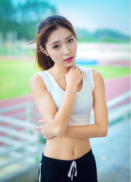 學生妹跑步寫真 清純裝扮活力滿滿