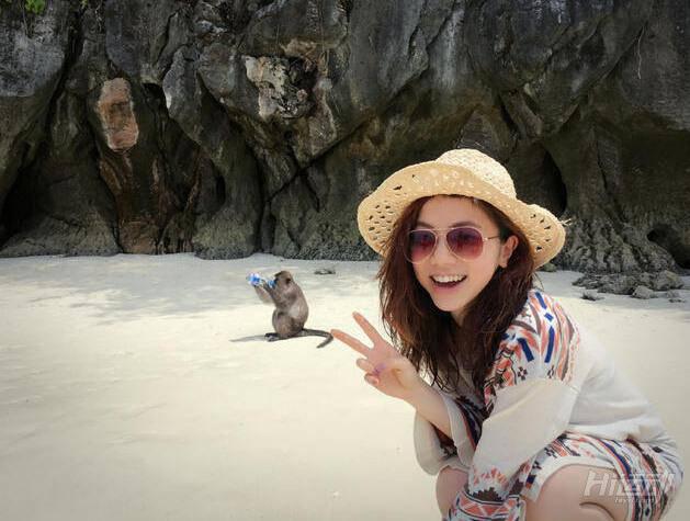 鄧紫棋大秀比基尼照 馬甲線搶眼