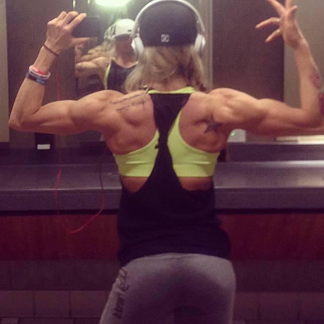 健身天后 身材秒殺都市白領男