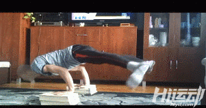 不用器械4年徒手健身！小伙從瘦“鵪鶉”到“肌霸”完美蛻變！