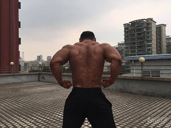 劉一陽(yáng)獲得中國(guó)健美健身公開(kāi)賽綿陽(yáng)站金牌