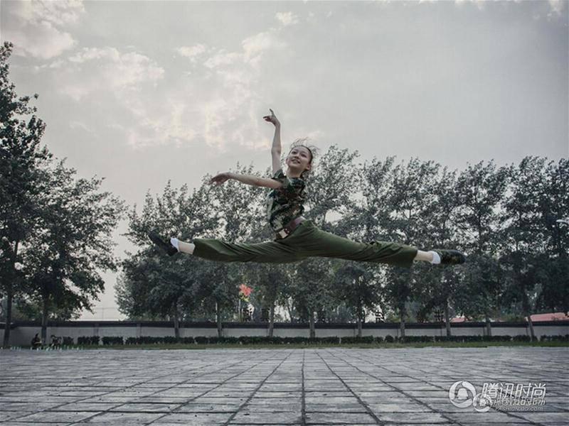 女神新標準 一字馬成為爆紅的標準