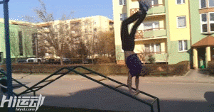 不用器械4年徒手健身！小伙從瘦“鵪鶉”到“肌霸”完美蛻變！