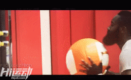 由“夜店哈”進(jìn)化成“努力哈”，帶領(lǐng)火箭掉打騎士隊(duì)！哈登的增肌計(jì)劃