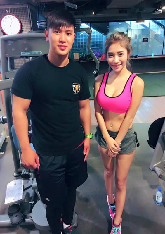 臺灣網紅嫩模身材棒 人送稱號乳媚娘