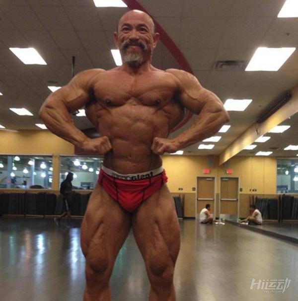 50多歲老頭迷戀“七龍珠”，瘋狂健身練成真實(shí)版龜仙人