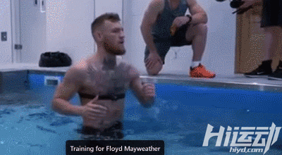 一個(gè)修理工靠女友養(yǎng)活幾年：苦練拳擊，冠軍金腰帶拿到手軟