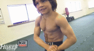 小巨人8歲臥推95公斤！每天600個俯臥撐，300次深蹲