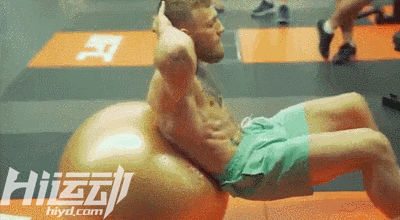 一個(gè)修理工靠女友養(yǎng)活幾年：苦練拳擊，冠軍金腰帶拿到手軟