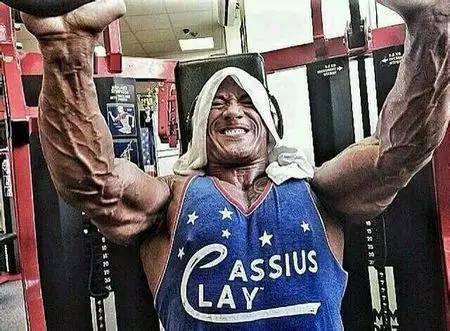 巨石強森的健身經驗分享 每天吃7頓