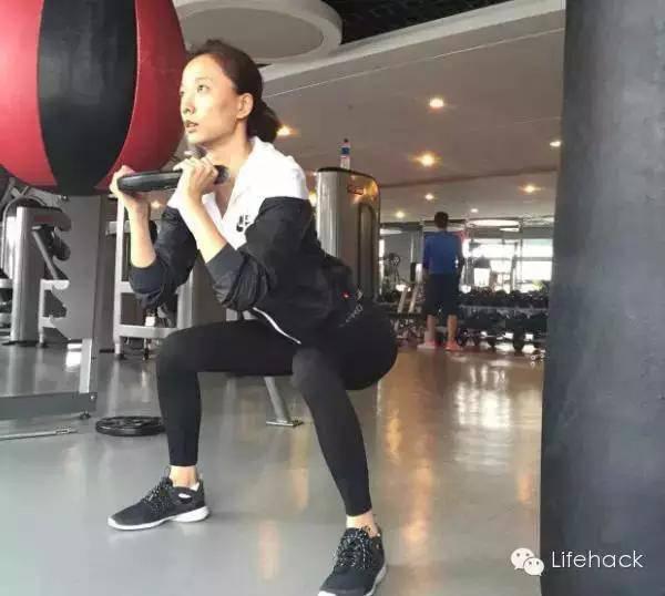 王珞丹曬性感腹肌照 最美馬甲線