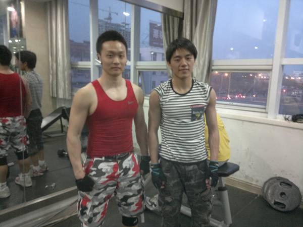 80斤瘦弱男生鍛煉變男神的增肌故事