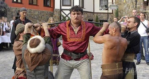 跟馬過不去的大力士！擁有63項吉尼斯世界紀錄