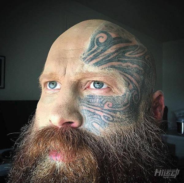 入過黑幫蹲過大獄！31歲健身逆襲成彪悍巨獸