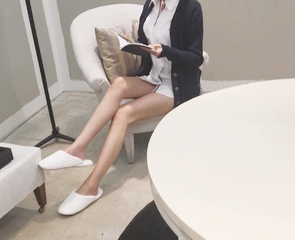 95后嫩模健身照 緊身衣褲超火辣