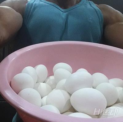 50多歲老頭迷戀“七龍珠”，瘋狂健身練成真實(shí)版龜仙人