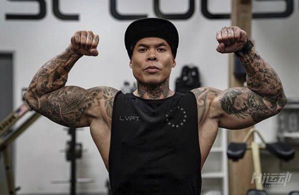 身高只有1.66，但肌肉比例很漂亮！一周5練訓練計劃分享