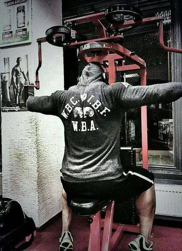 巨石強森的健身經驗分享 每天吃7頓