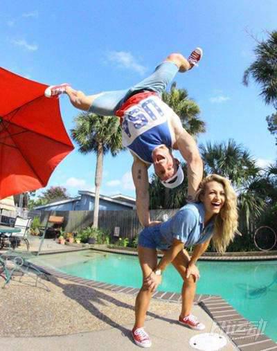 如果有女友，早就開始健身了！10個最虐狗的情侶動作