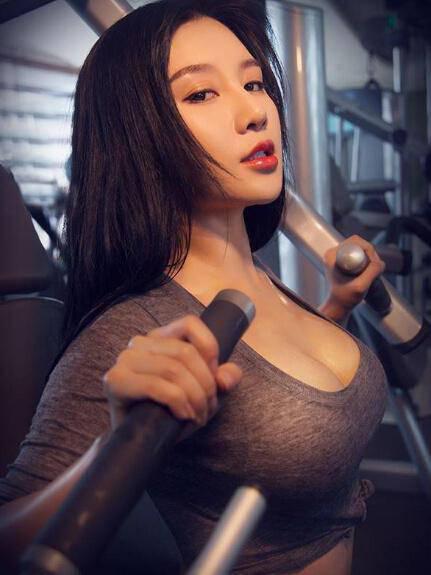 民間的健身女神 身材熱辣活力十足
