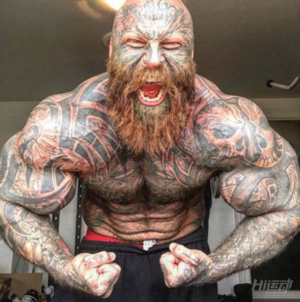 入過黑幫蹲過大獄！31歲健身逆襲成彪悍巨獸