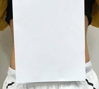 蹦床公主逆天健身照 自嘲水桶腰