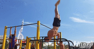 不用器械4年徒手健身！小伙從瘦“鵪鶉”到“肌霸”完美蛻變！