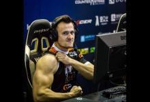 最強(qiáng)壯的CS：GO游戲冠軍！游戲與健身都不耽誤