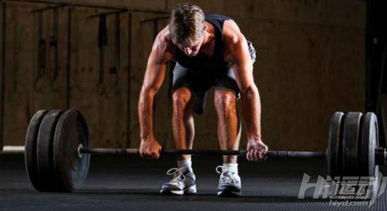 國外42歲阿姨泡在健身房，如今擁有不輸年輕人的身材