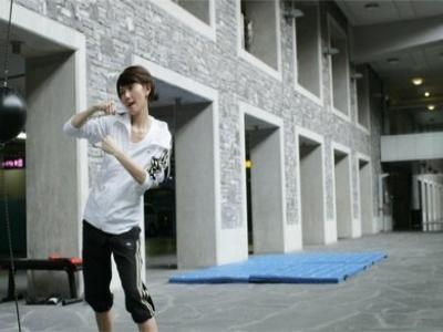 產婦練產后瑜伽減肥塑身，明星產后減肥實力證明