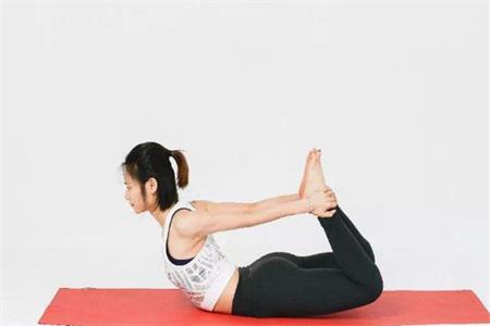 4組瑜伽動作練就明星身材，減肥瘦身瑜伽讓你大換面