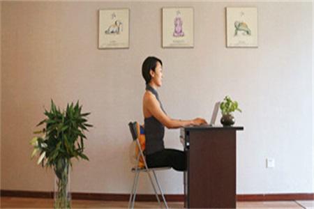 緩解肩頸酸痛的瑜伽動作，想要擁有好體態只需做到這一點