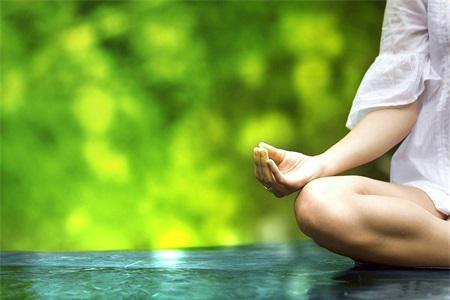 練習瑜伽的最佳時間，女性練習瑜伽之前應該先了解一下