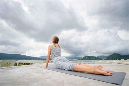 瑜伽初入門：健康有效的減肥瘦身瑜伽，和這三點緊密相連