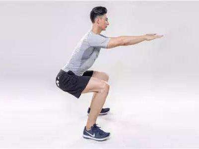 深蹲的好處，女人練習這五種深蹲瑜伽動作讓身材更迷人