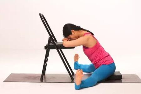 孕婦在懷孕初期練瑜伽，可以預防便秘還可以避免晨吐