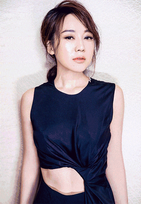 閆妮，48歲瘦36斤逆襲“腿精”，坦言：這3種食物飽腹又燃脂