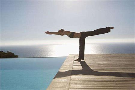 同房姿勢108種，女性練習瑜伽可以保養皮膚改善體態