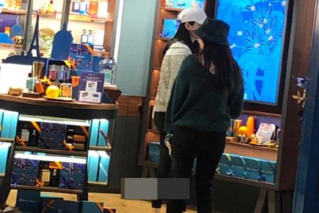 奚夢瑤產(chǎn)后首現(xiàn)身 身材恢復(fù)超級(jí)好離不開產(chǎn)后瑜伽修復(fù)動(dòng)作