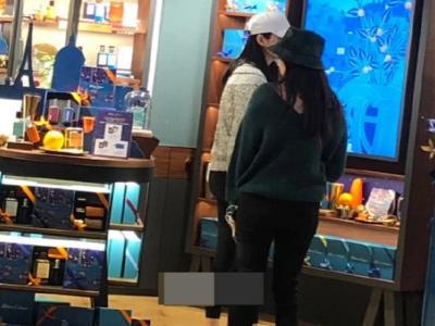 奚夢瑤產(chǎn)后首現(xiàn)身 身材恢復(fù)超級好離不開產(chǎn)后瑜伽修復(fù)動(dòng)作