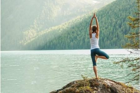 擁有劉亦菲馬甲線的瑜伽動作，每天二十分鐘練出細腰好身材