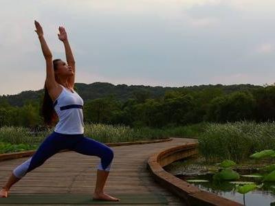 女生做瑜伽的好處及作用，身體柔軟瘦腰塑形提升氣質(zhì)