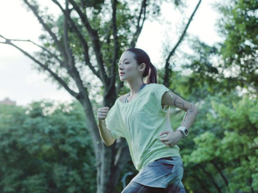 跑步減肥的正確方法是什么-易網<a href=http://m.henggaotouzi.com/ target=_blank class=infotextkey>健康養生</a>網 跑步減肥的正確方法是什么