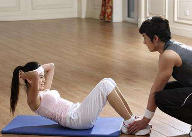 四個動作輕松減肚子上的肉