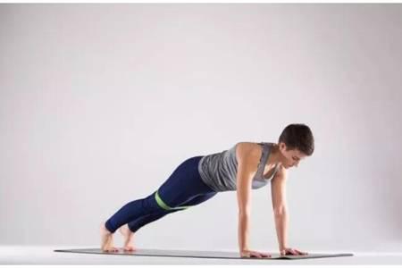 簡單瘦腿瑜伽動作，六個初入門體式幫你瘦出漫畫腿