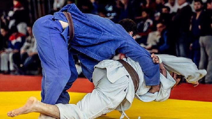 冬季超快的減肥方法是什么 五個(gè)方法可有效預(yù)防冬季肥胖-易網(wǎng)<a href=http://m.henggaotouzi.com/ target=_blank class=infotextkey>健康養(yǎng)生</a>網(wǎng) 冬季超快的減肥方法是什么 五個(gè)方法可有效預(yù)防冬季肥胖