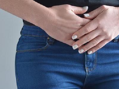 女人月經期浮腫是怎么回事？女性經期如何預防浮腫？