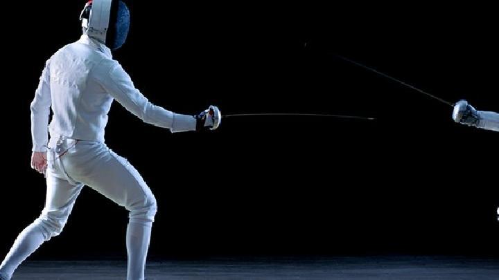 居家瘦身做什么運(yùn)動(dòng)燃脂最快 居家運(yùn)動(dòng)4招快速燃燒身體脂肪