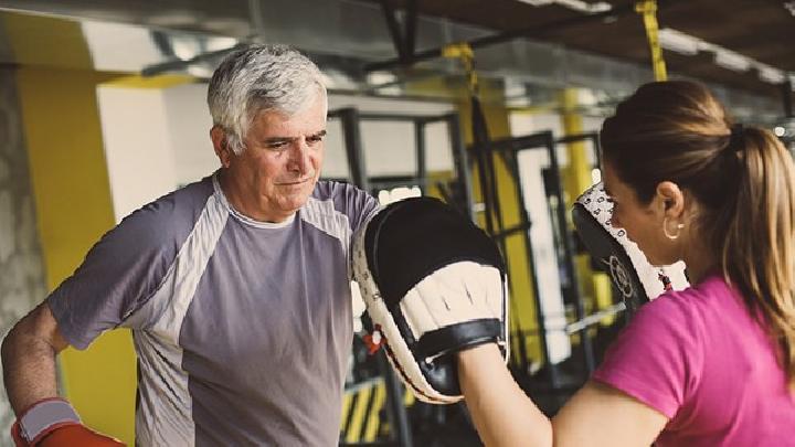 睡前10分鐘減肥瑜伽 讓你瘦一圈(圖)