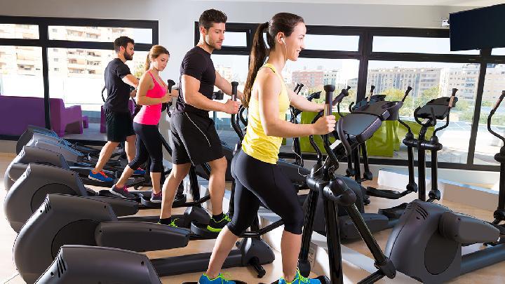 做什么運動可以瘦肚子?這樣做煉成馬甲線-易網健康<a href=http://m.henggaotouzi.com/jkys/ target=_blank class=infotextkey>養生</a>網 做什么運動可以瘦肚子?這樣做煉成馬甲線